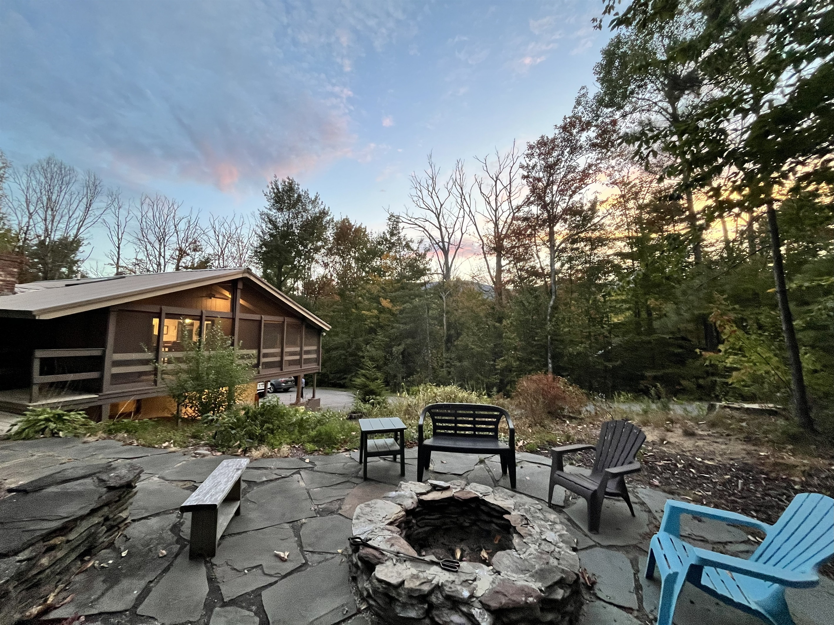 Welcome to Red Ridge Chalet – Your peaceful retreat in the heart of the White Mountains