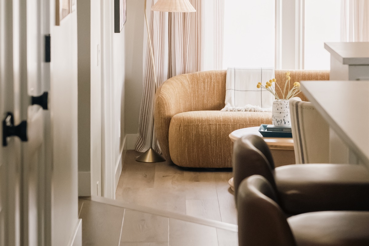 Casual dining meets cozy lounging