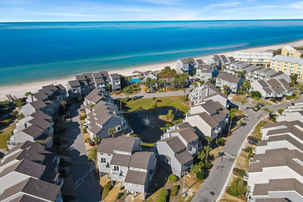 The property area puts the Gulf coast within reach in every direction &mdash; your kind of neighborhood.