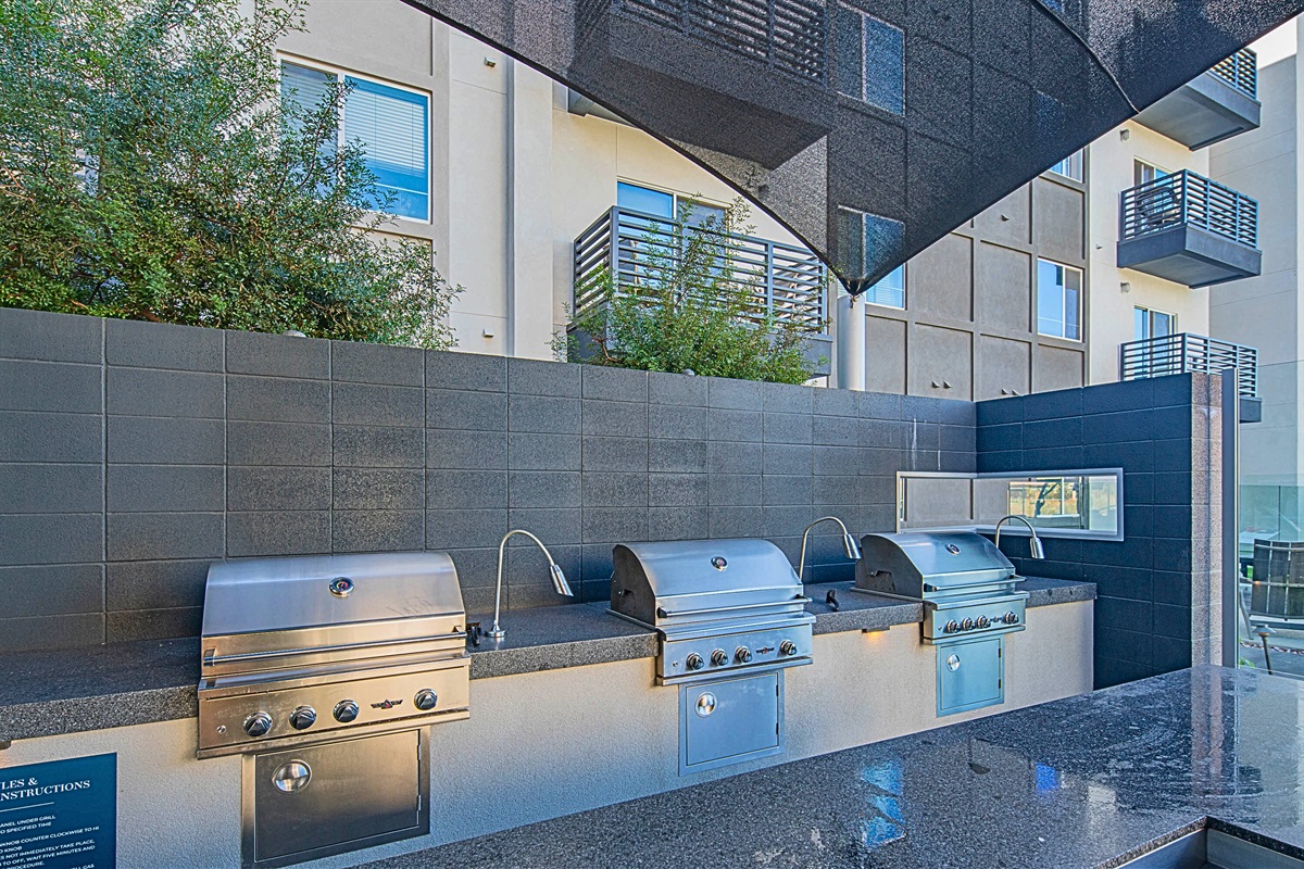 Escape to paradise! Relax by the sparkling pool, soak up the sun, and unwind.