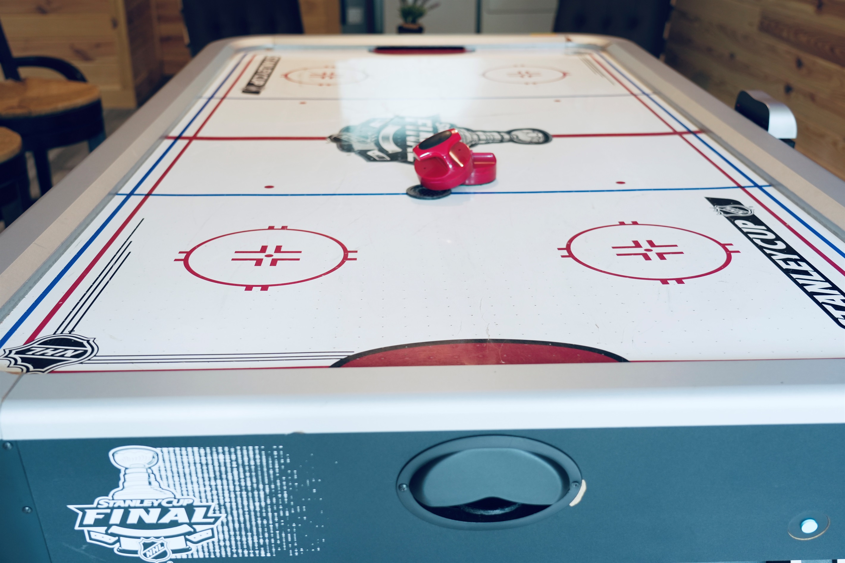 Air hockey