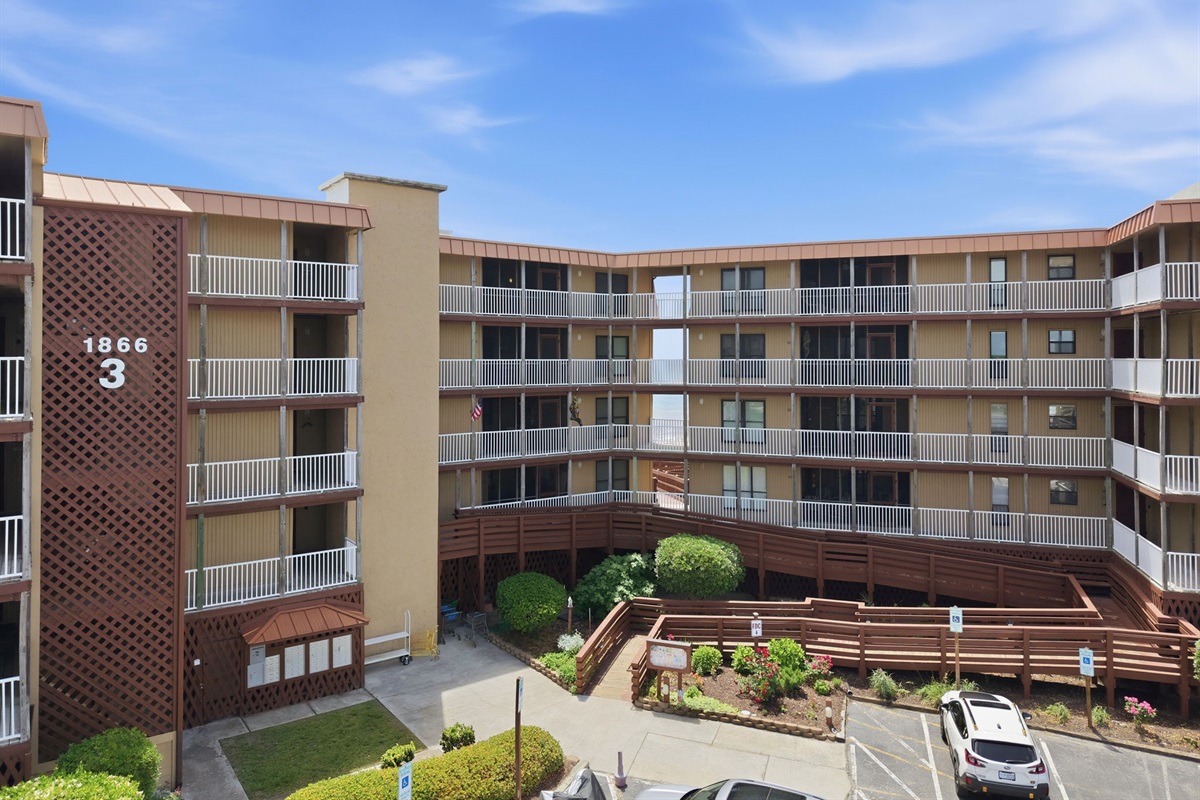 Stay in Topsail Dunes Building 3 with easy beach access