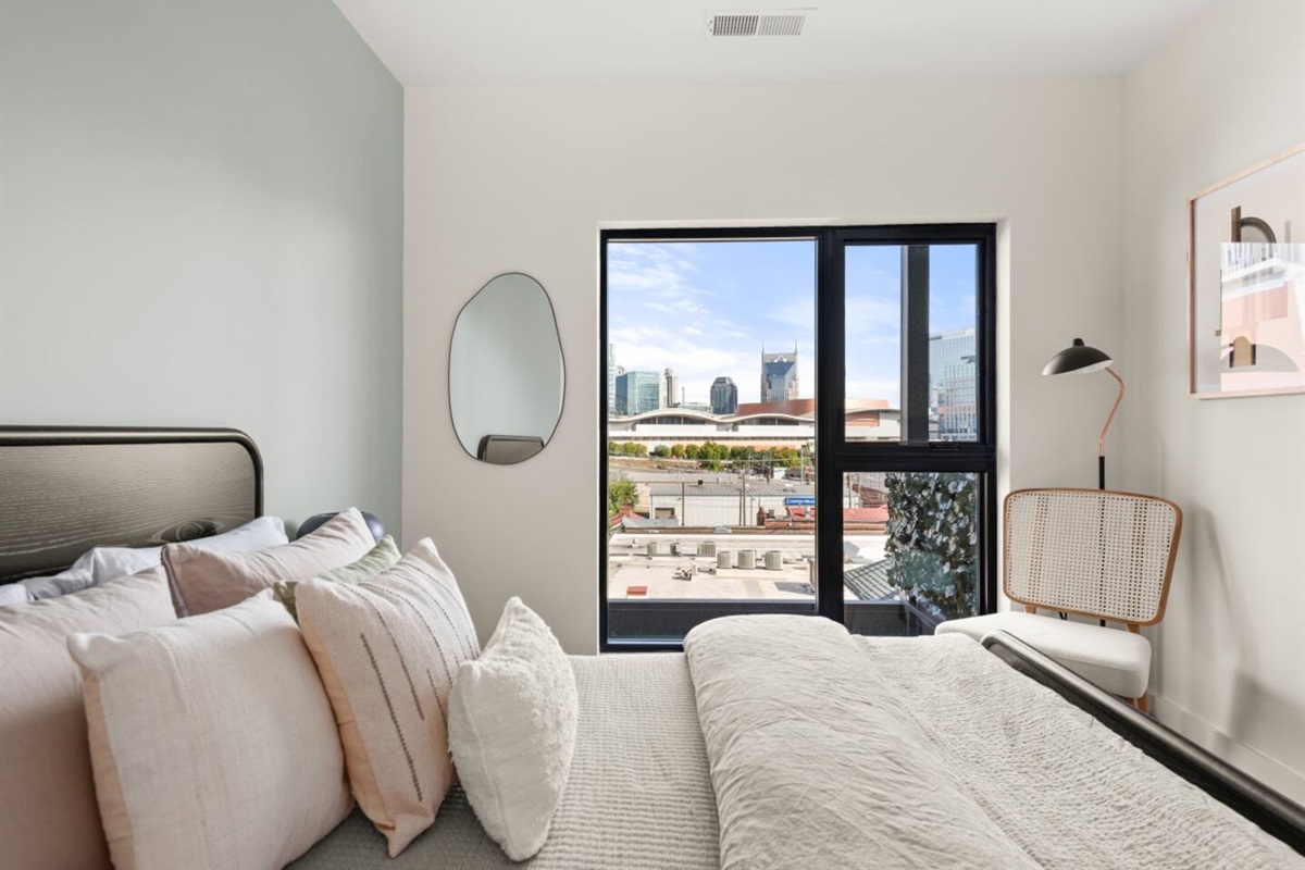 635_7th_Ave_S_306_int_17