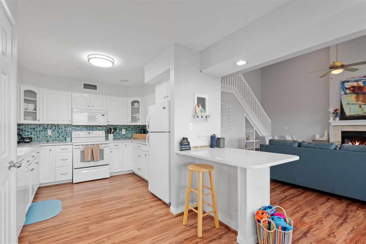 3011e4646ced4aed94df17c357efb10e Large | Beachhouse | Texas | TX | Vacation Homes | Galveston | Crystal Beach | Kokomo | Breezy Days | Beachfront Elegance | Sunrise Serenity | Southern Sands Property Management, LLC