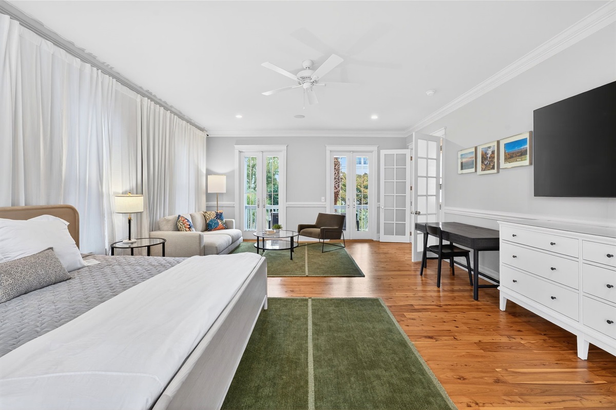 King Room 3 with Seating Area | Sun Kissed by the Sea | 3007 Cameron Blvd | Isle of Palms, SC | IOP Escapes