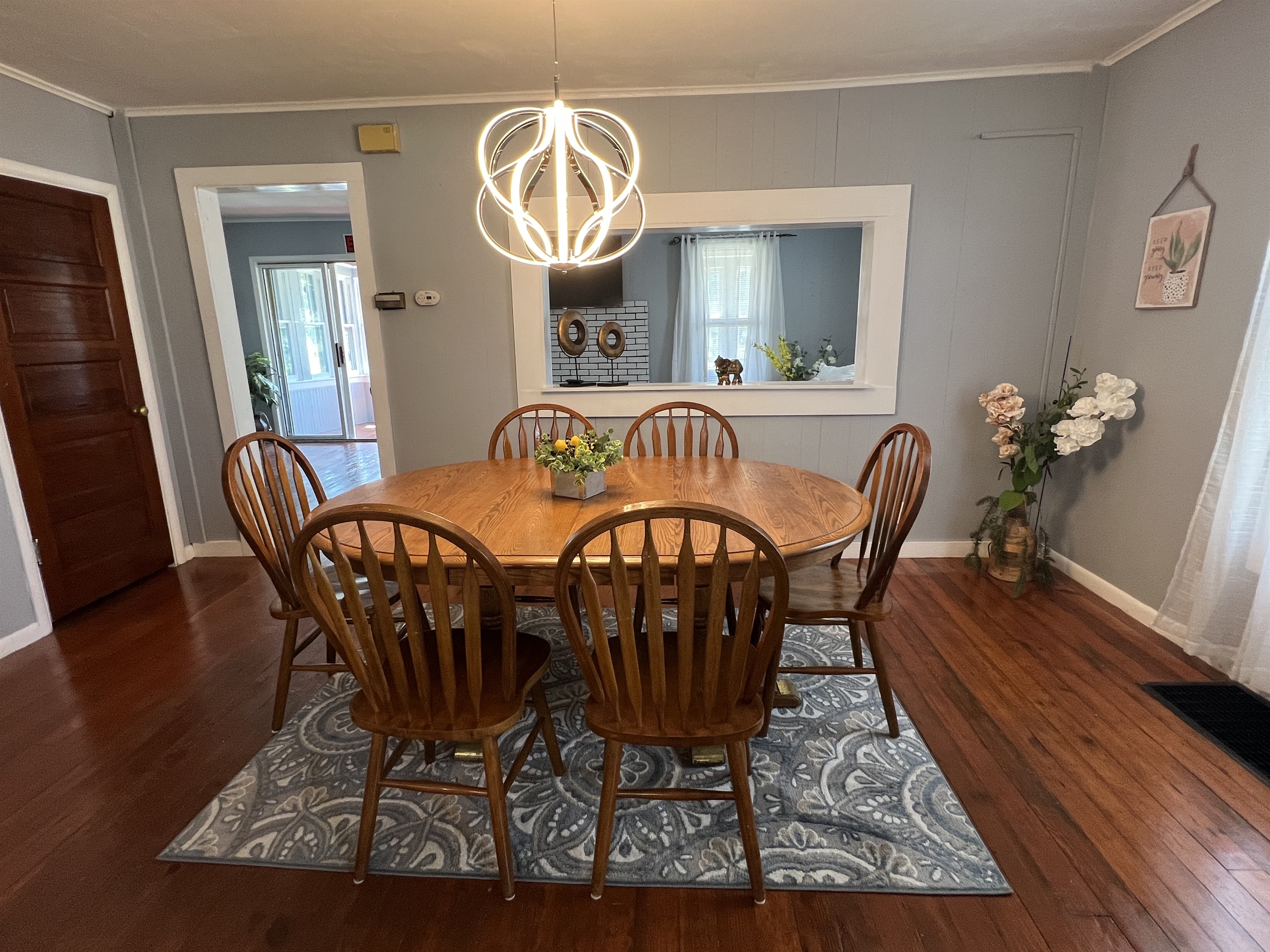 Dining area into living room