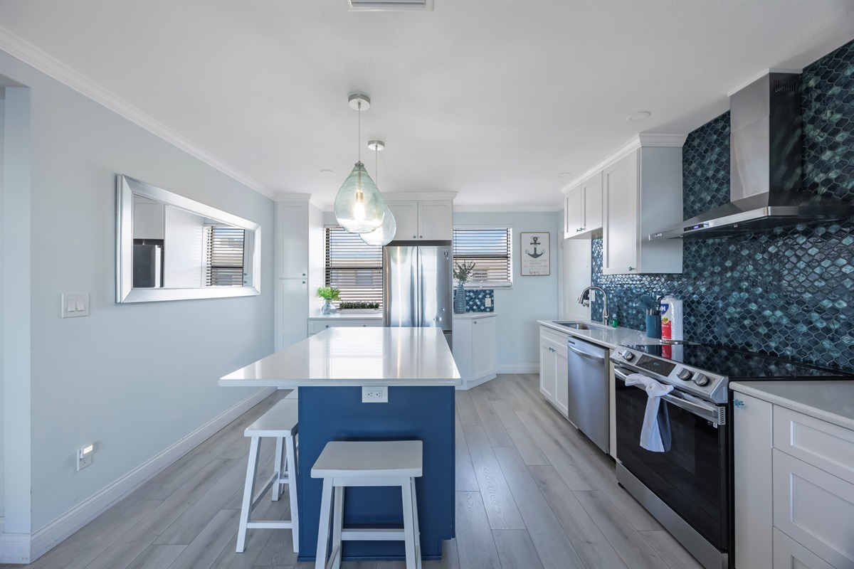 Kitchen Island seats 5