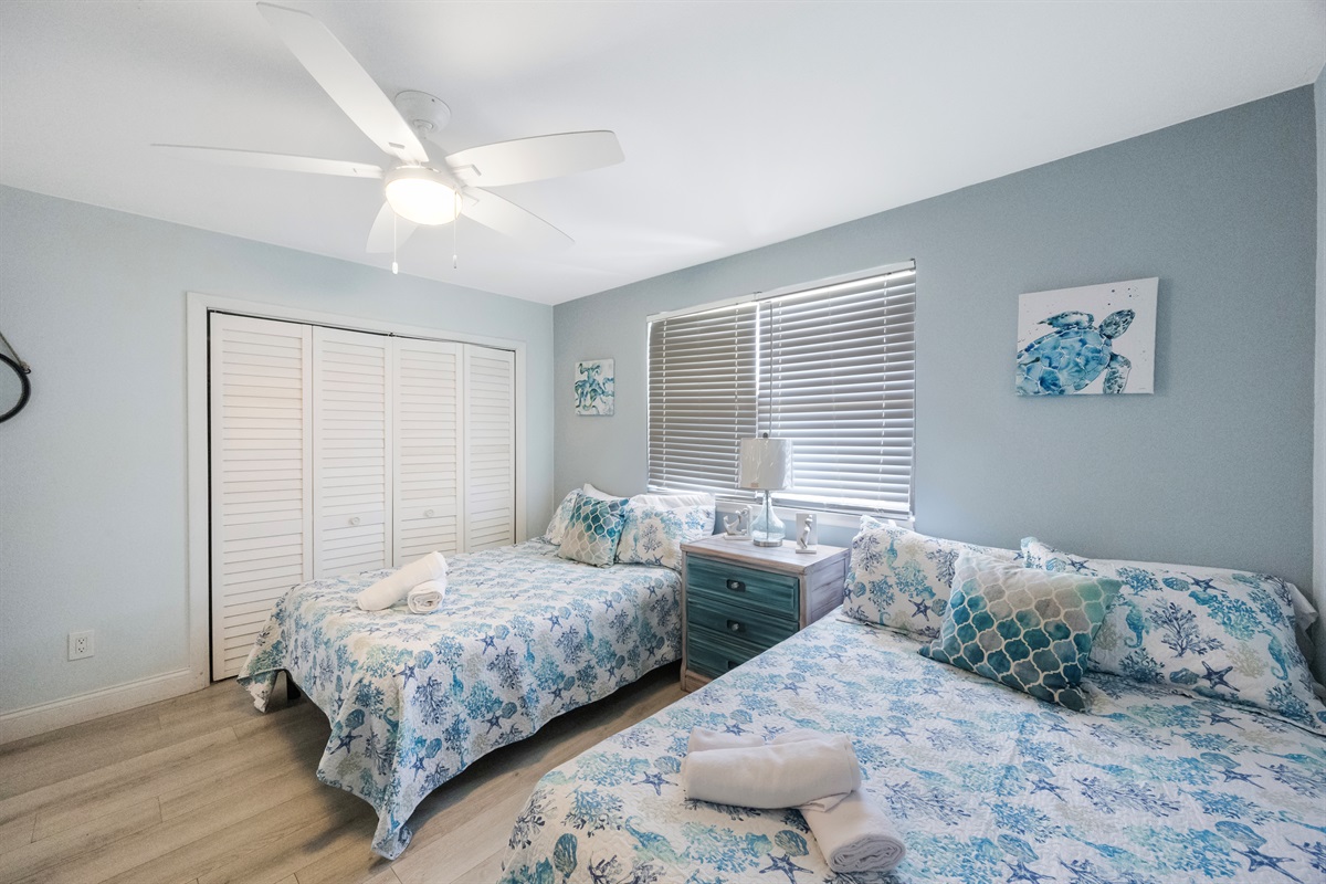 2nd bedroom, 2 full-sized beds