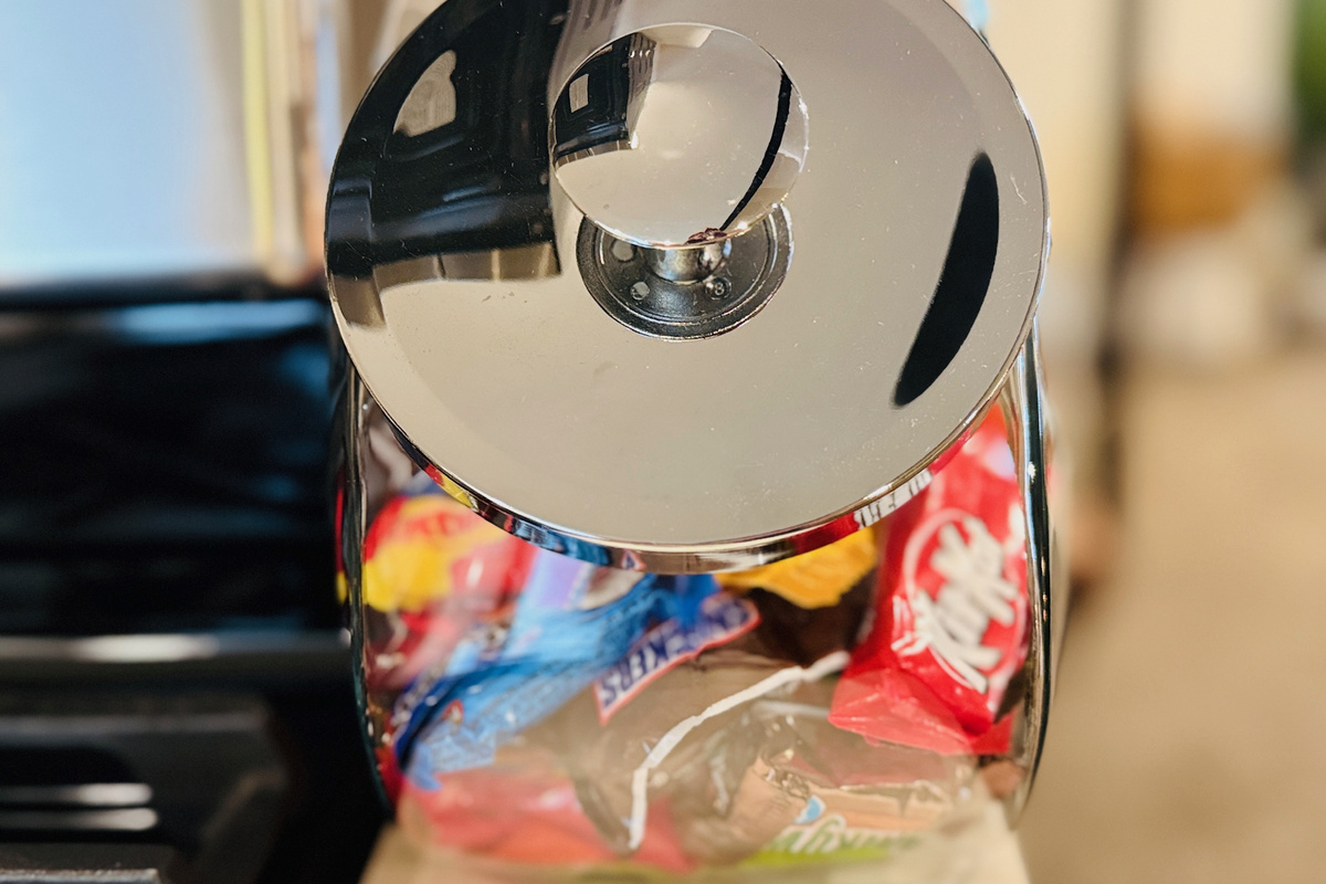 Complimentary snacks are available whenever you need a quick bite.