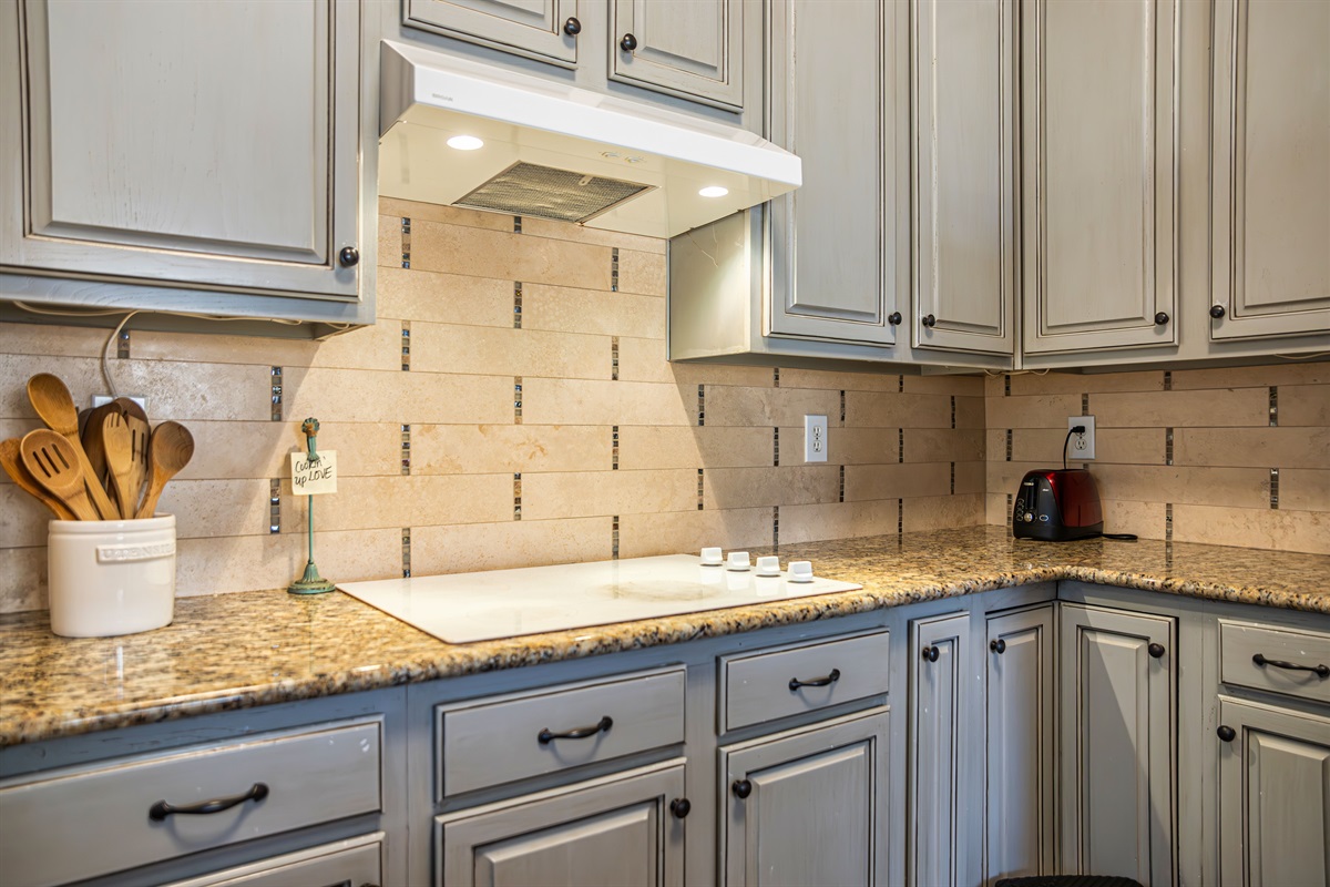 Fully Equip Kitchen For the Chef in You