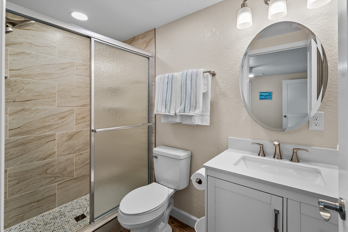 Queen Bathroom En-Suite