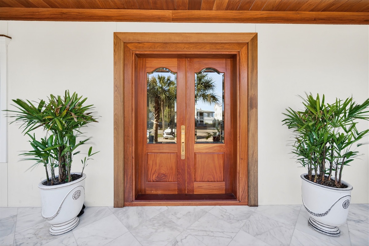 Front Door | Rosewood Retreat | 2605 Palm Blvd, Isle of Palms, SC | IOP Escapes