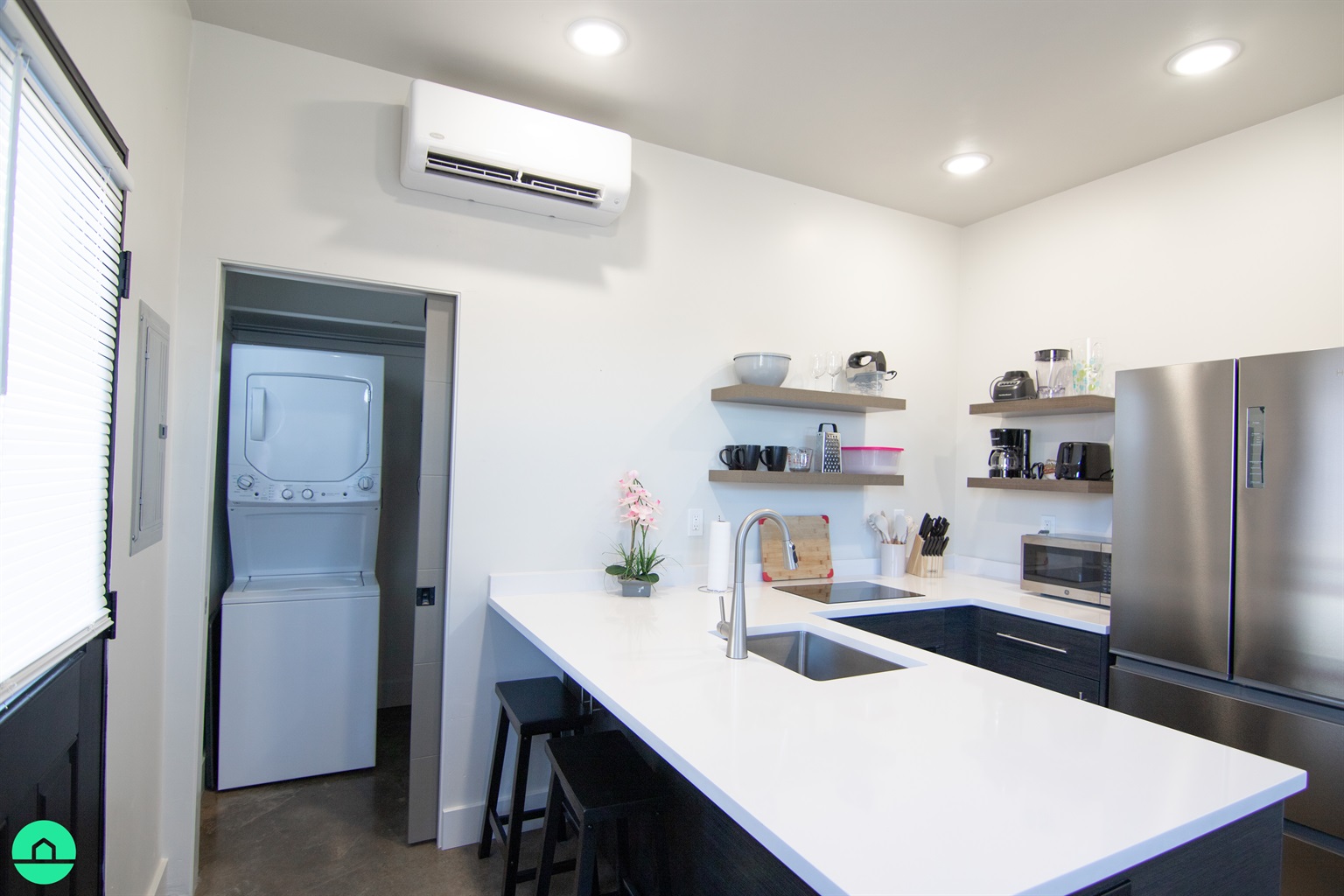Kitchenette and Dining Area