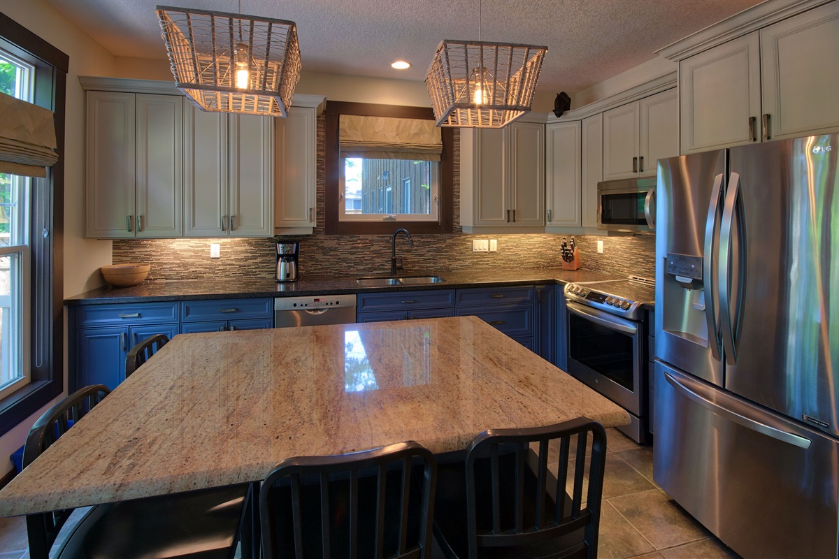 3076d88c0bed4ce699ec994377bc85e6 Large