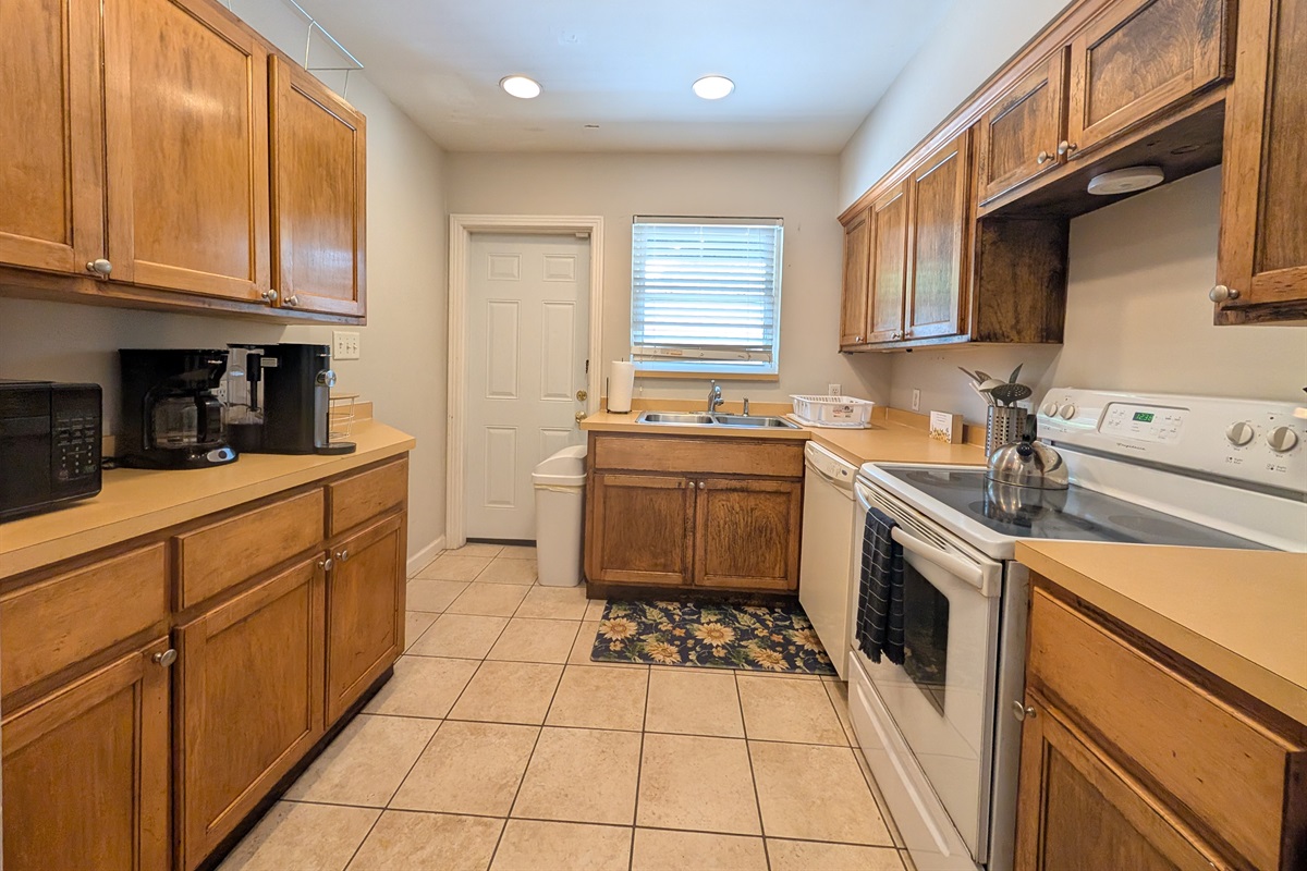 Kitchen with plenty of space