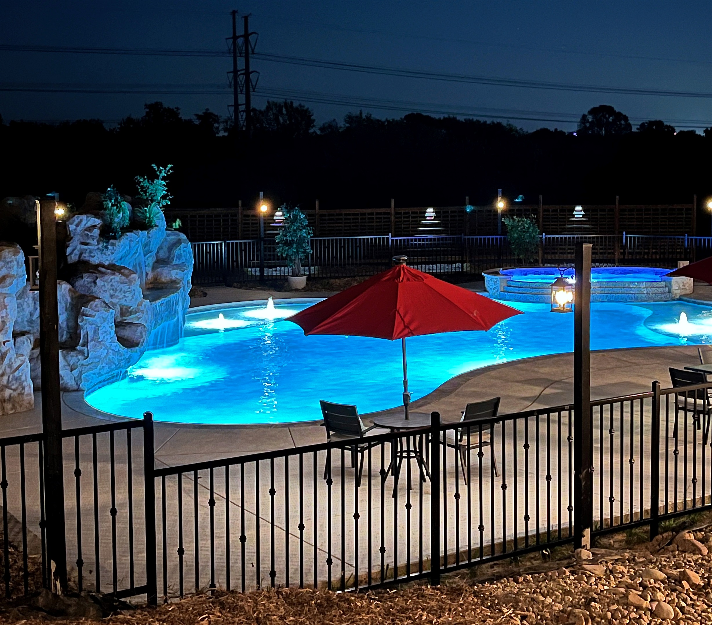 Night time magic at the giant pool