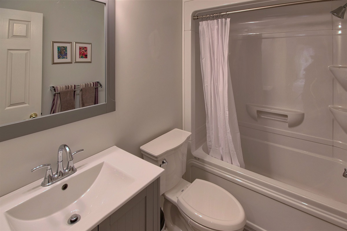 308bb44bcbb8444088a966638ac95f07 Large