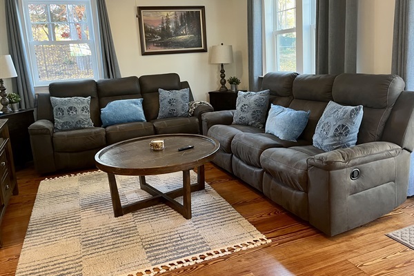 1st Guest House: Living Room