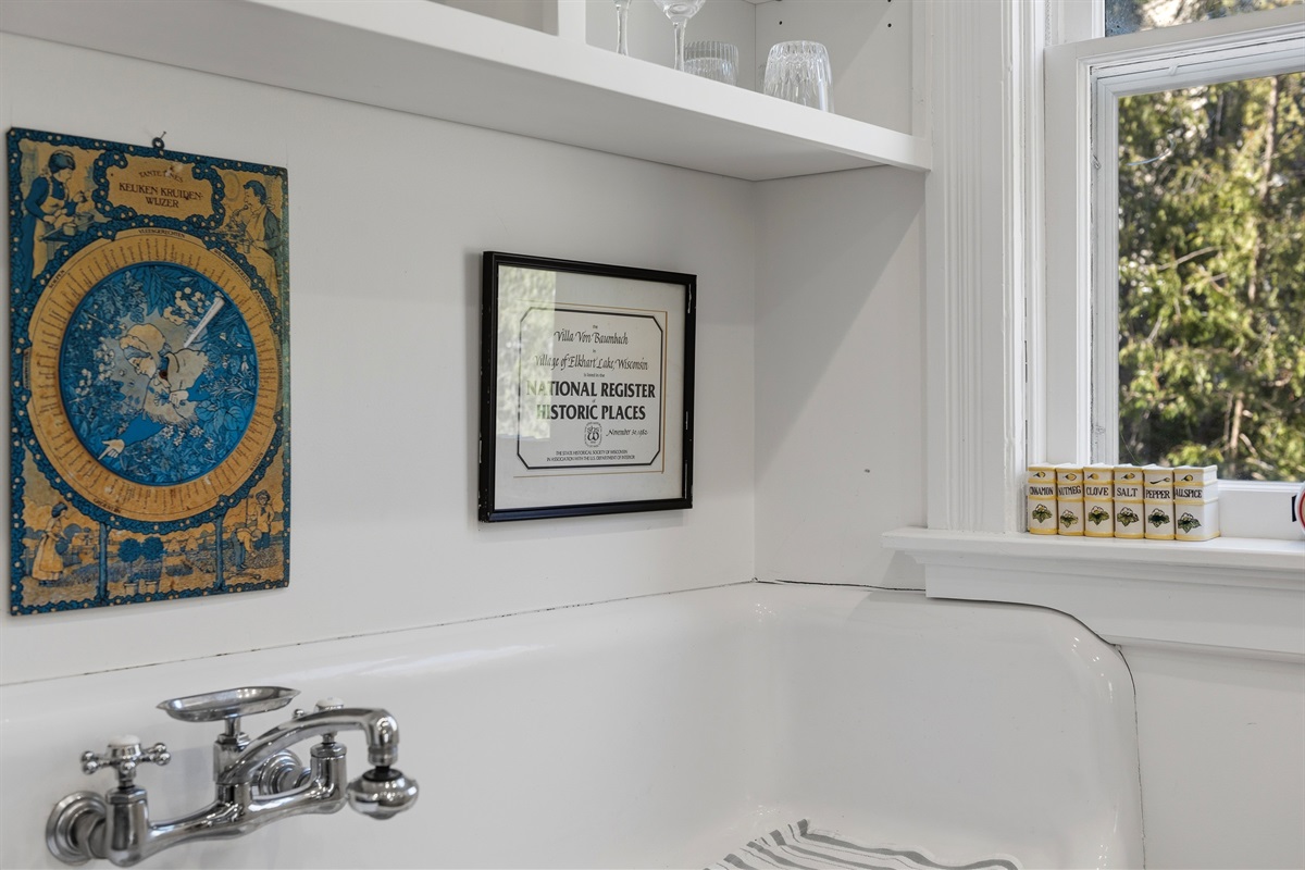 Farmhouse-style details add charm throughout the kitchen space