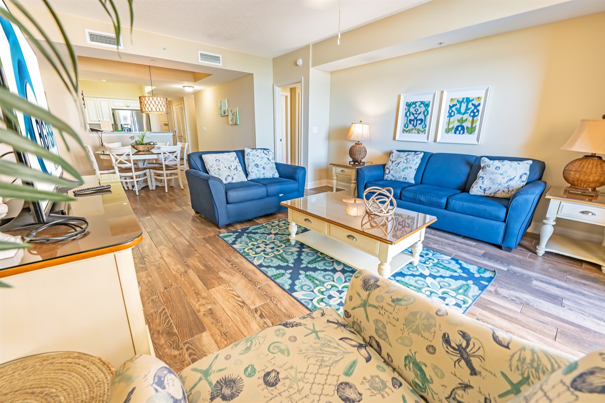 Amazing Living Room with Stunning Views🌊☀️