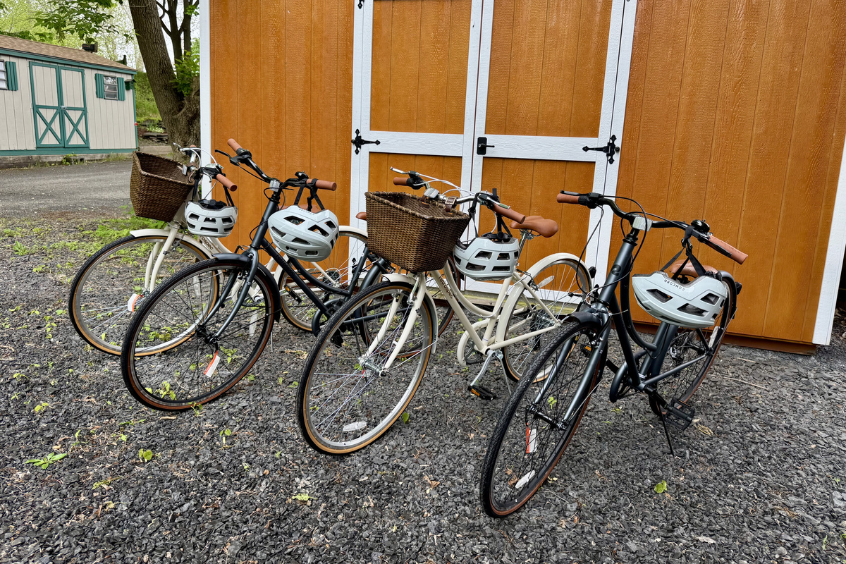 Bike to the lighthouse trail, village shops, and local cafés