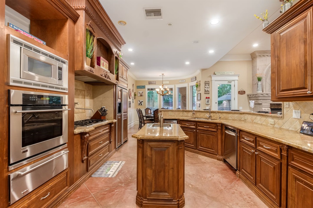 Luxurious 5 Bed; Desert Oasis w/ Pool! — Desert Paradise Retreat | Luxe 5BR w/ Pool in Mesa, Mesa, Arizona — photo 33