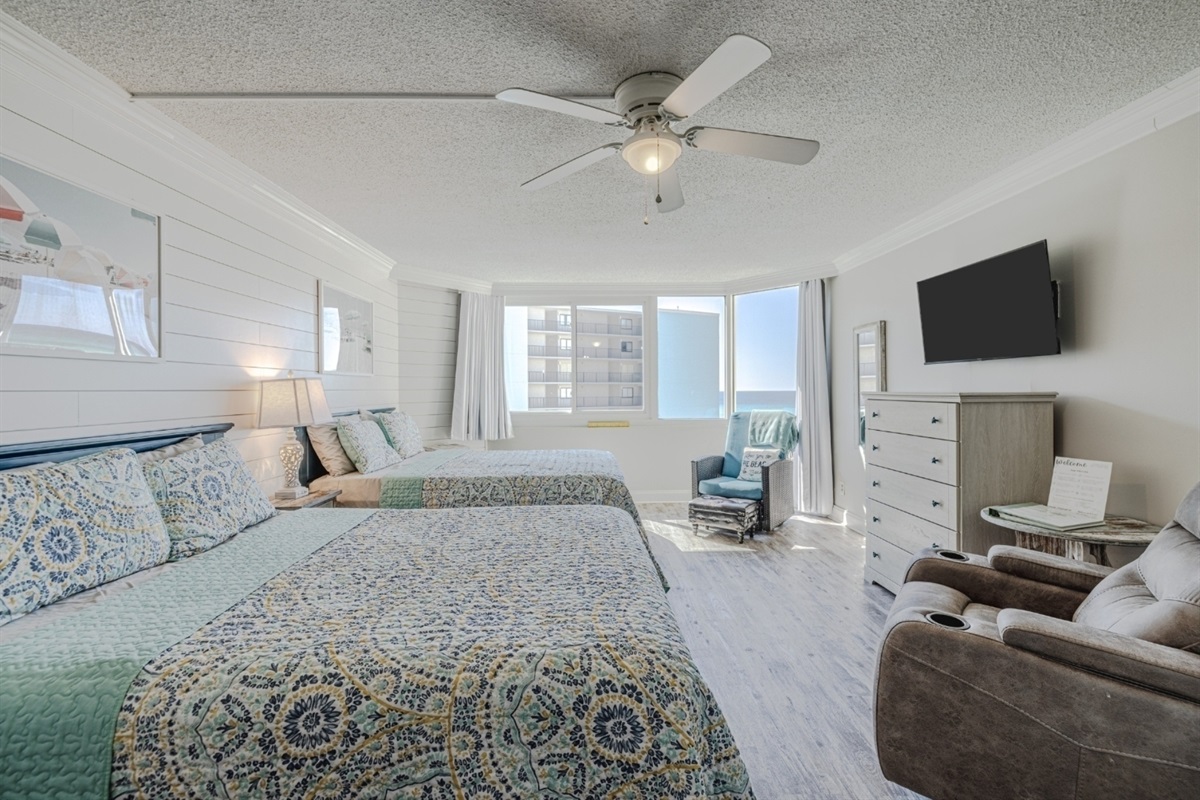 Spacious area + ceiling fan