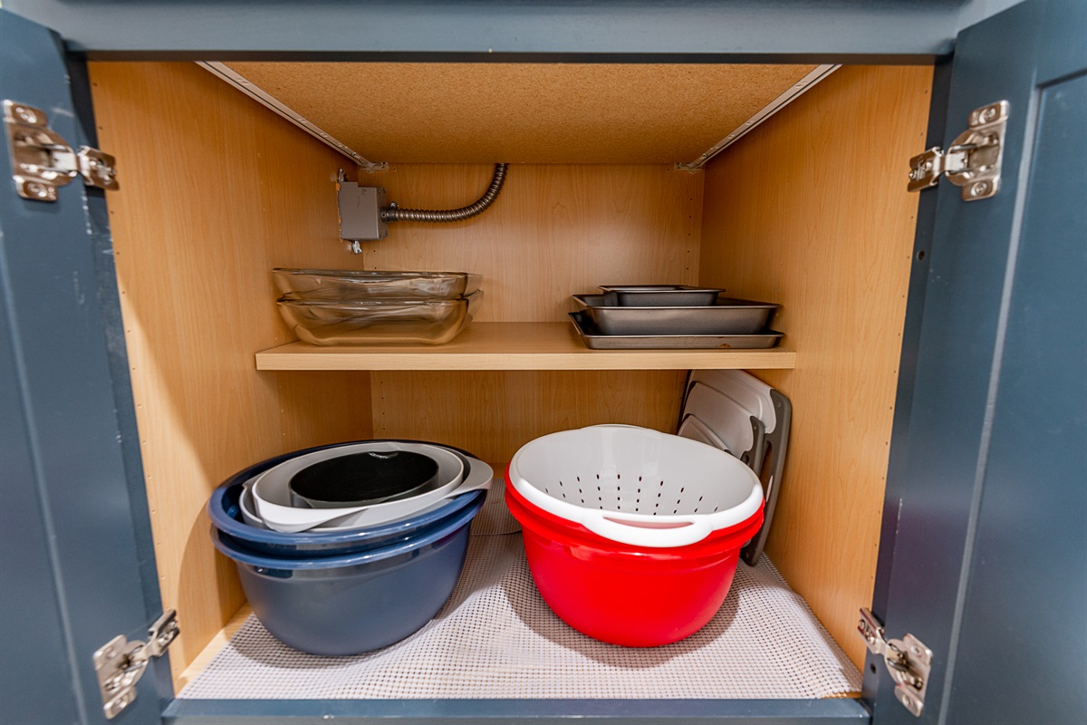 Fully Stocked Kitchen