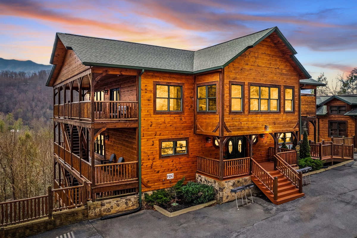 Welcome to Gatlinburg Mansion!