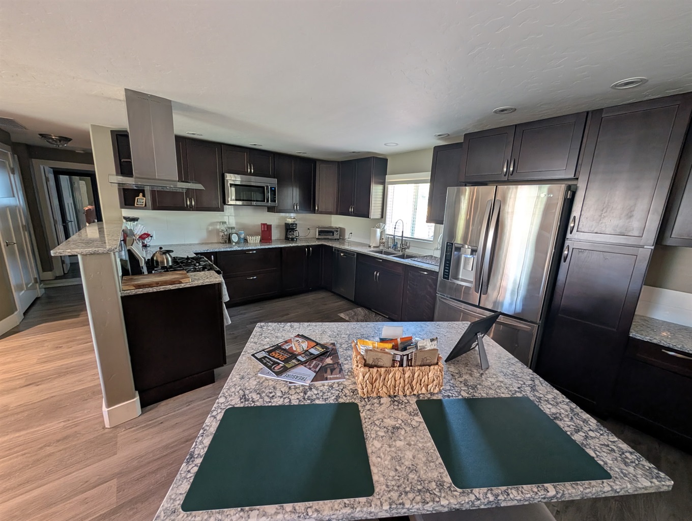 Nice large open space kitchen with lots of cabinet space