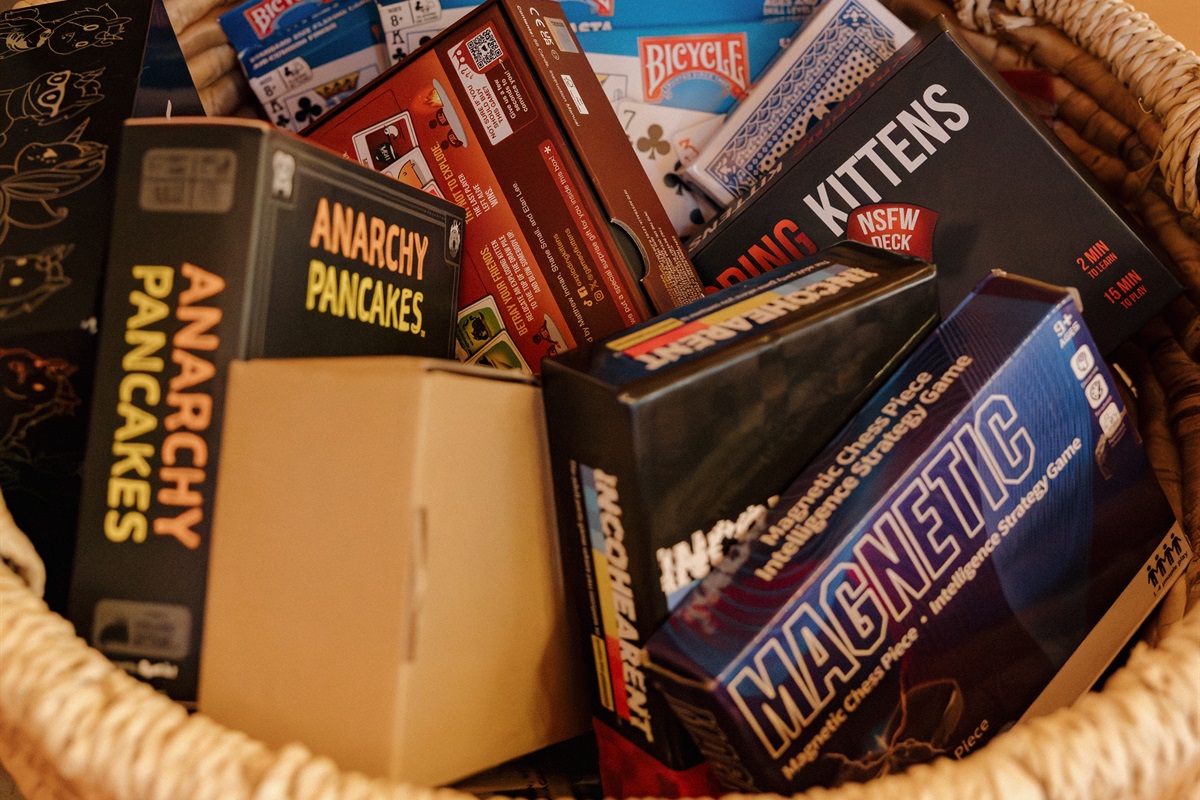 Game night awaits! Poppywood Pines offers card games and classic entertainment for all ages. After exploring Show Low's hiking trails and lakes, unwind with family-friendly fun in this cozy White Mountains cabin. Perfect for creating lasting vacation memor