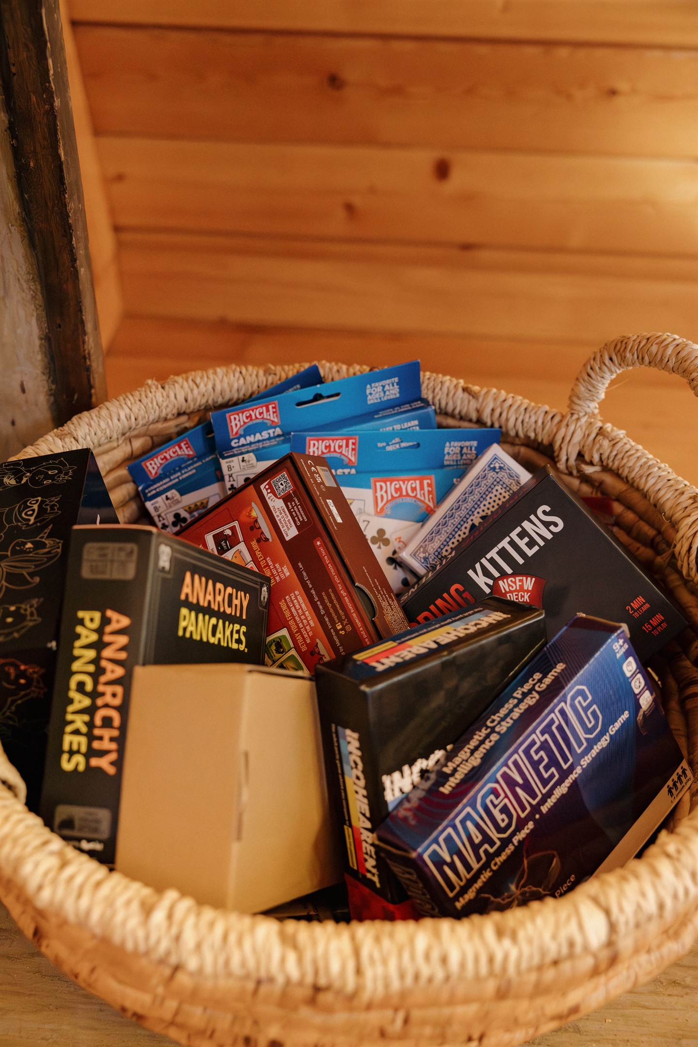 Game night awaits! Poppywood Pines offers card games and classic entertainment for all ages. After exploring Show Low's hiking trails and lakes, unwind with family-friendly fun in this cozy White Mountains cabin. Perfect for creating lasting vacation memor