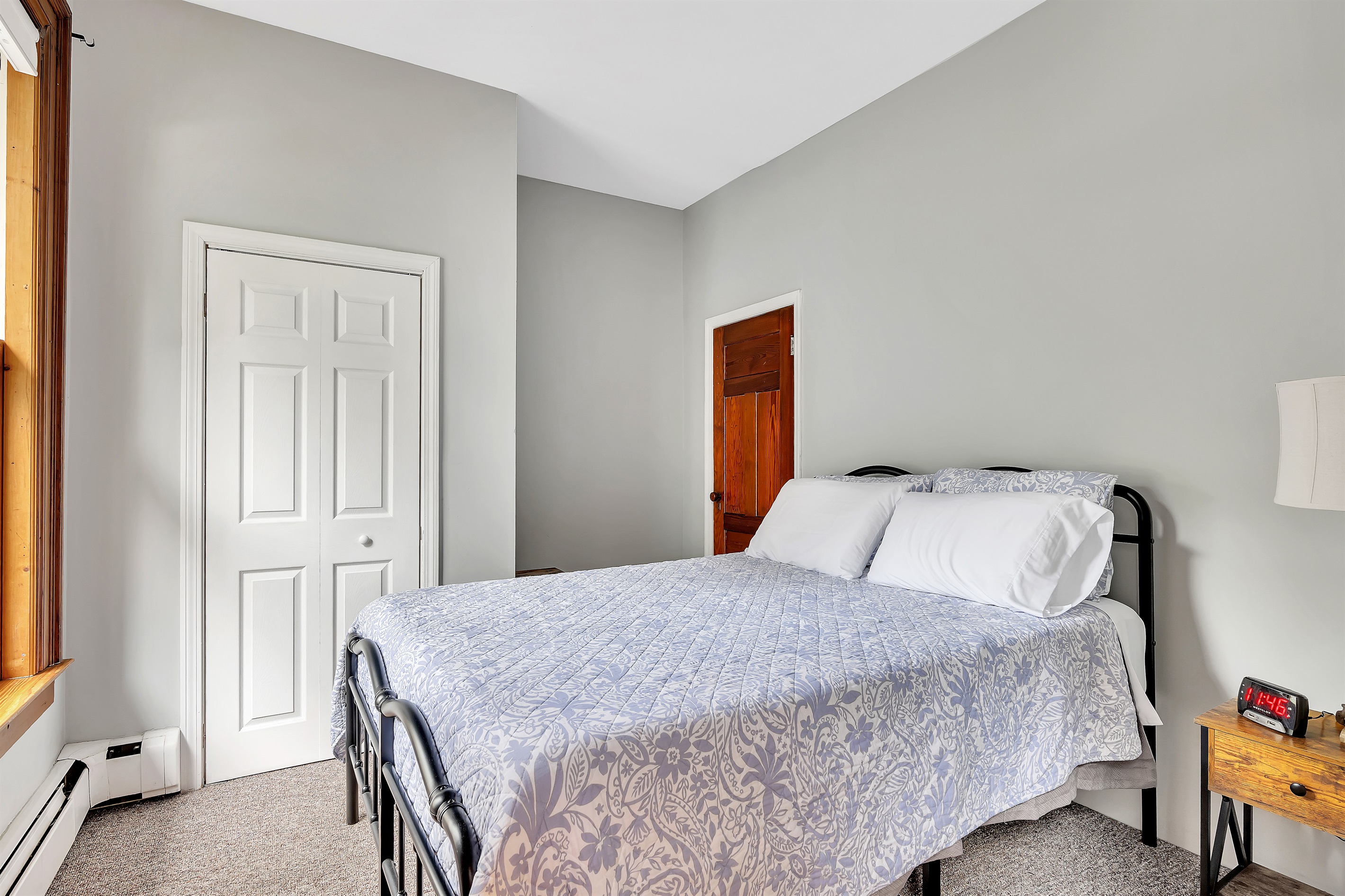 Unit 2 Queen Bedroom
