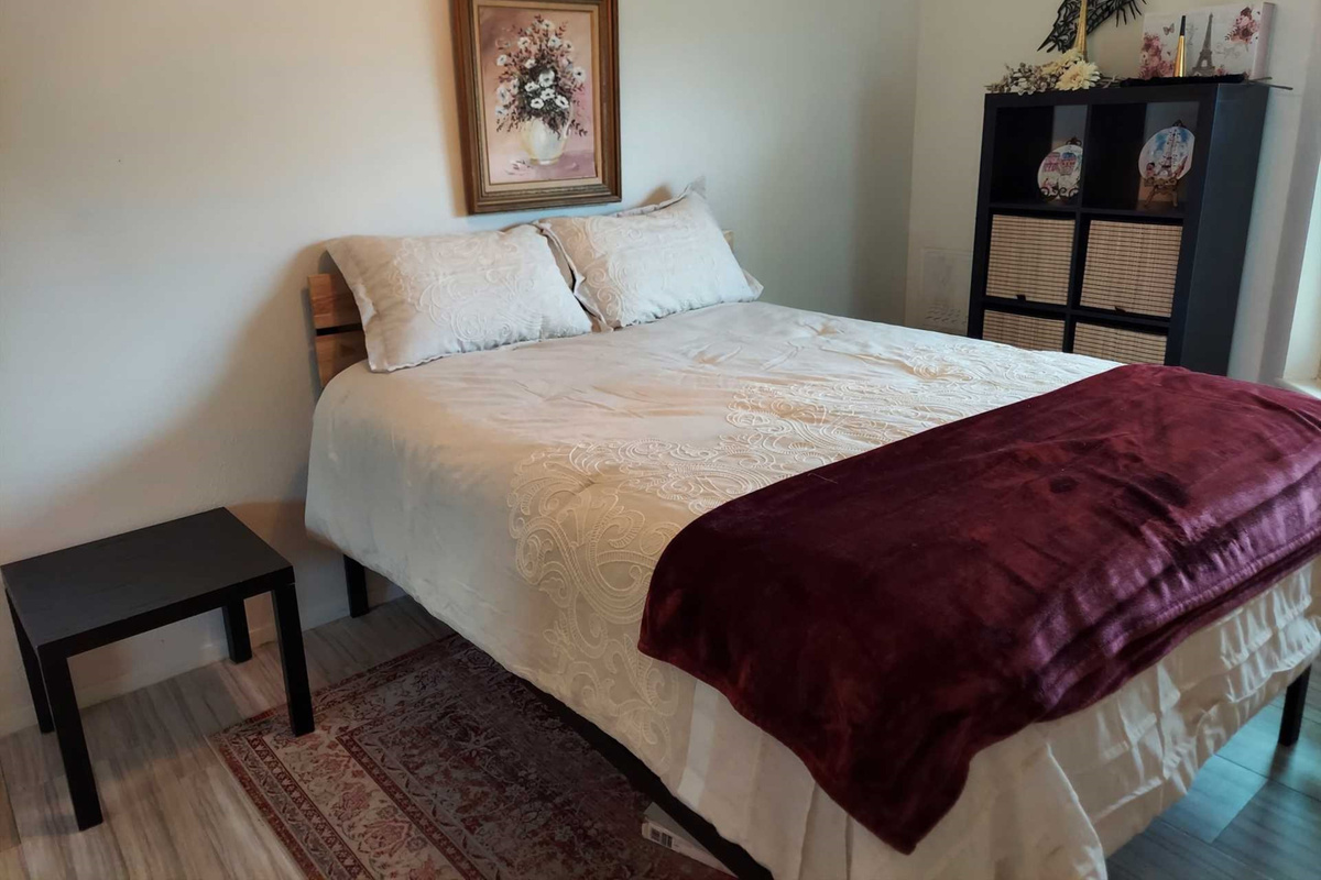 Secondary bedroom