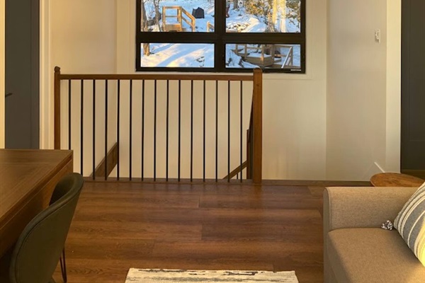 Upper level dedicated workspace