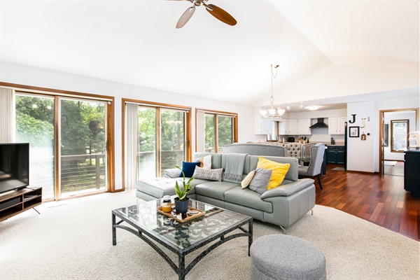 Charming 4-Bedroom Retreat Near Notre Dame, photo 11