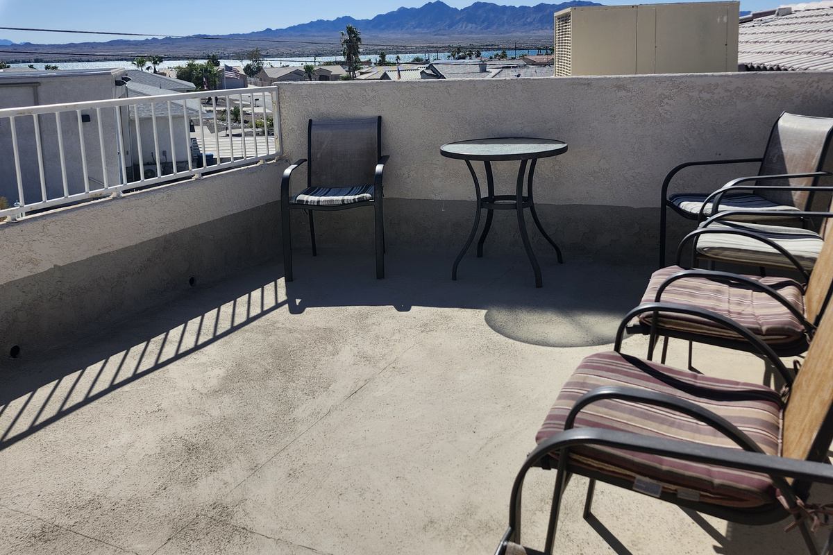 Upper deck seating