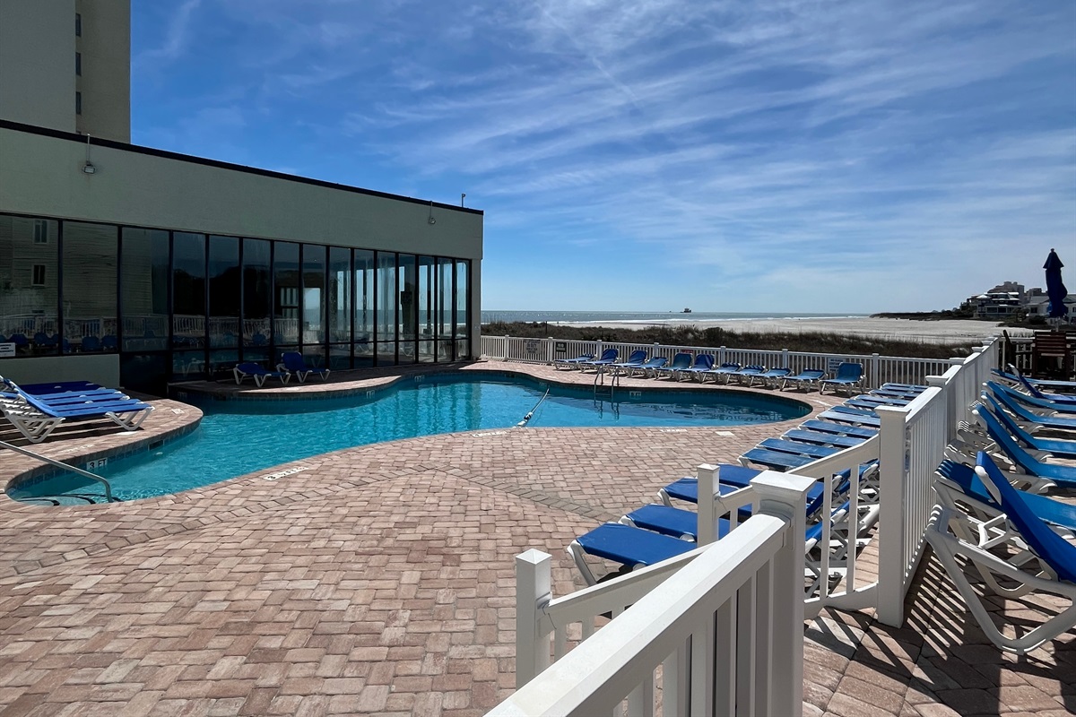 Outdoor/Indoor Pool Deck