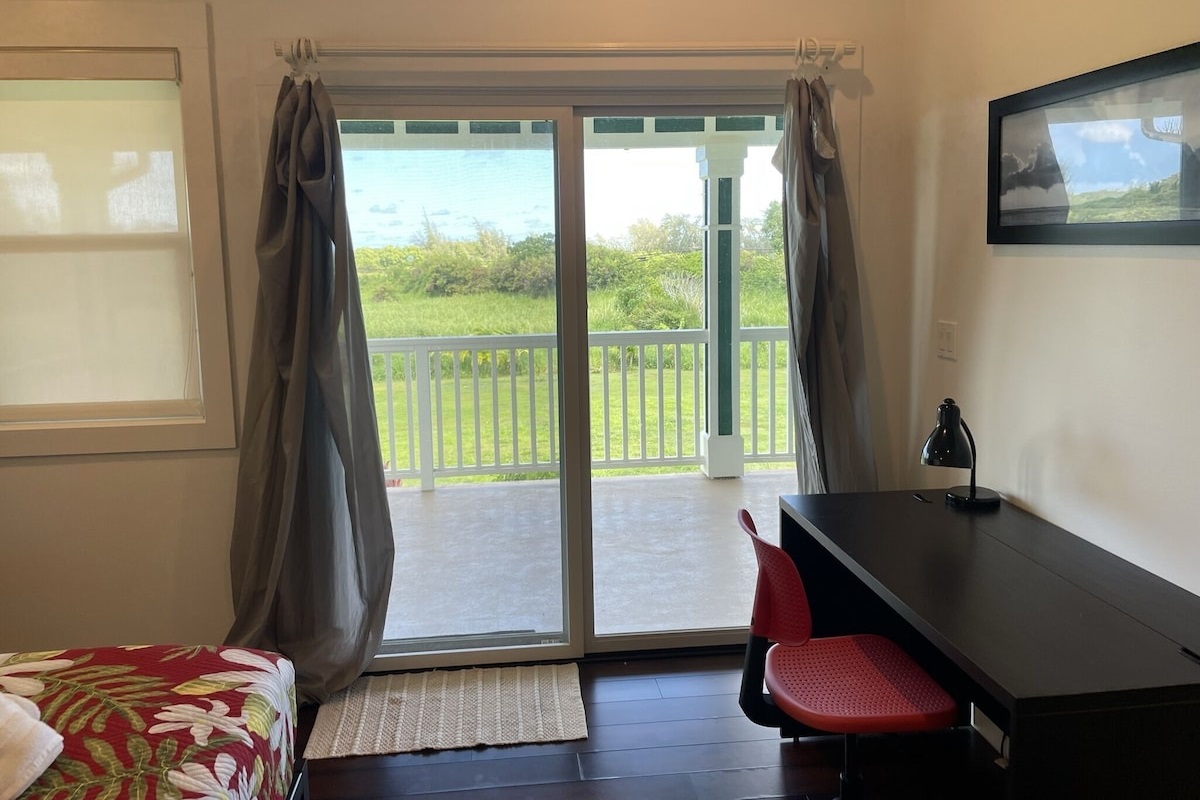 The plumeria room opens right out to the lanai