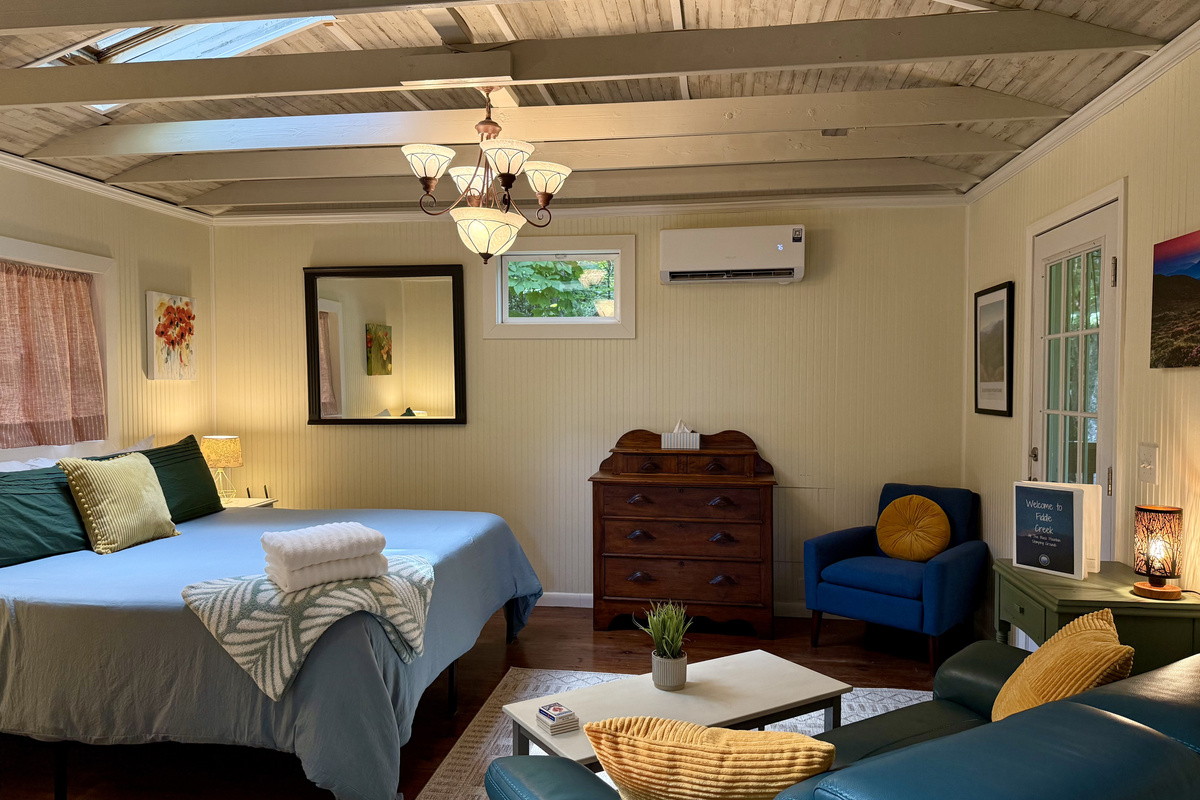 Cozy king Bed