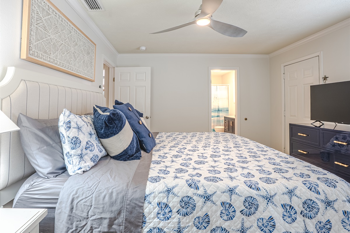 Back Master with en suite Bath