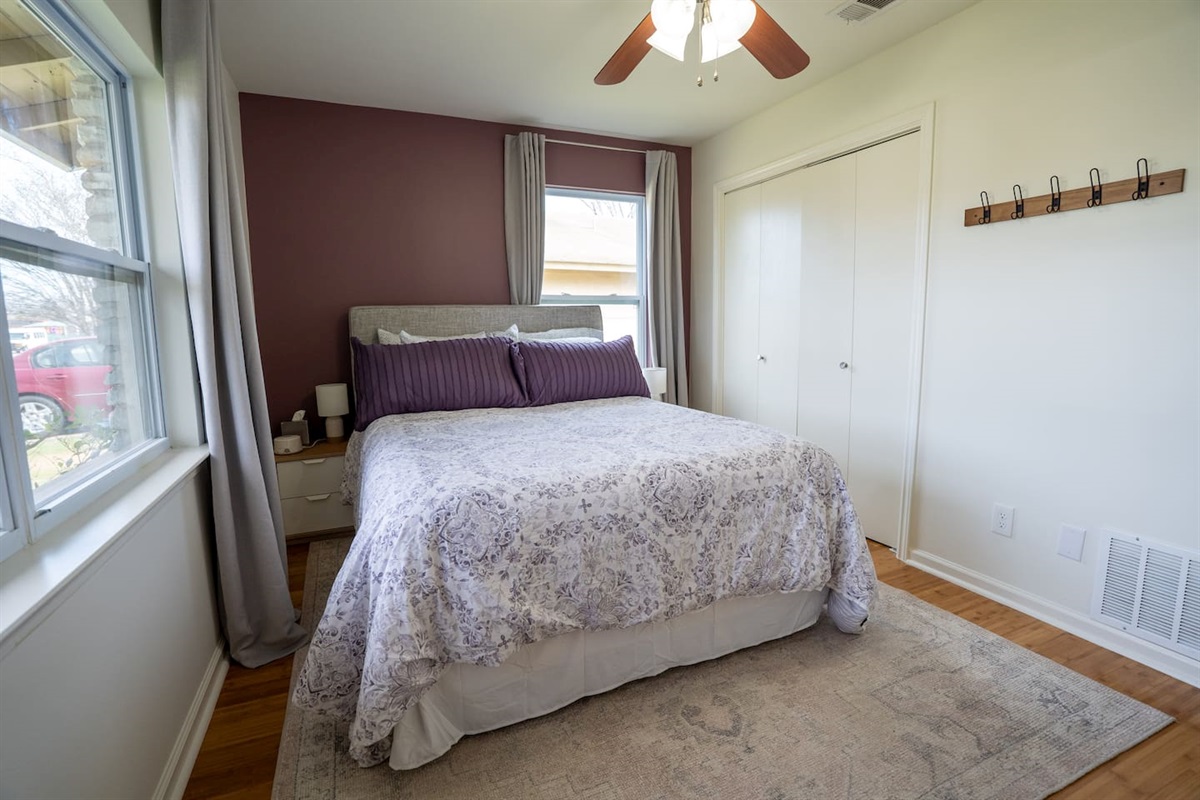 Cozy Queen Retreat for Restful Nights