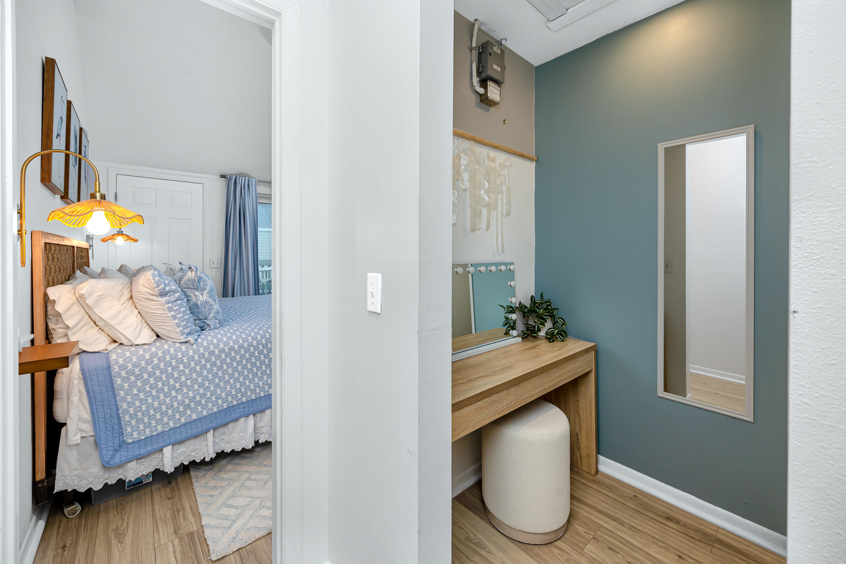 Closet/ vanity space