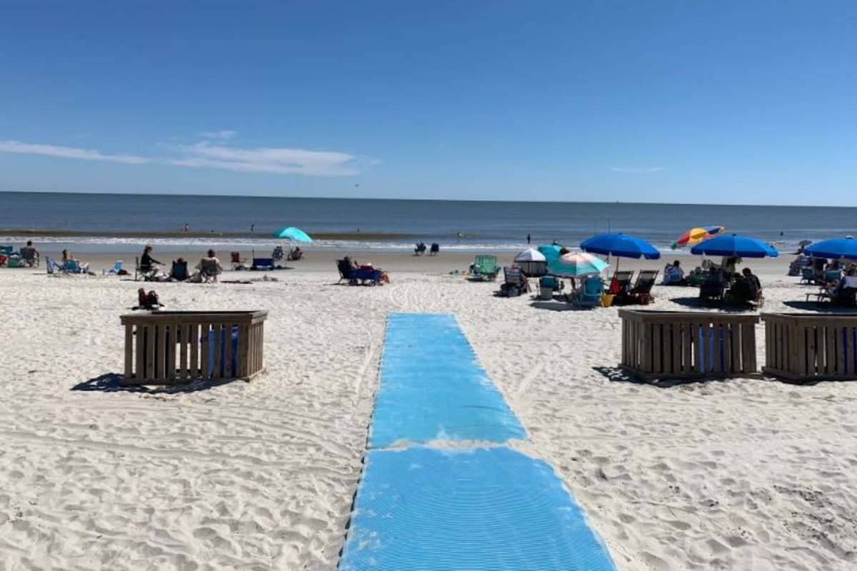 Beach access walkway