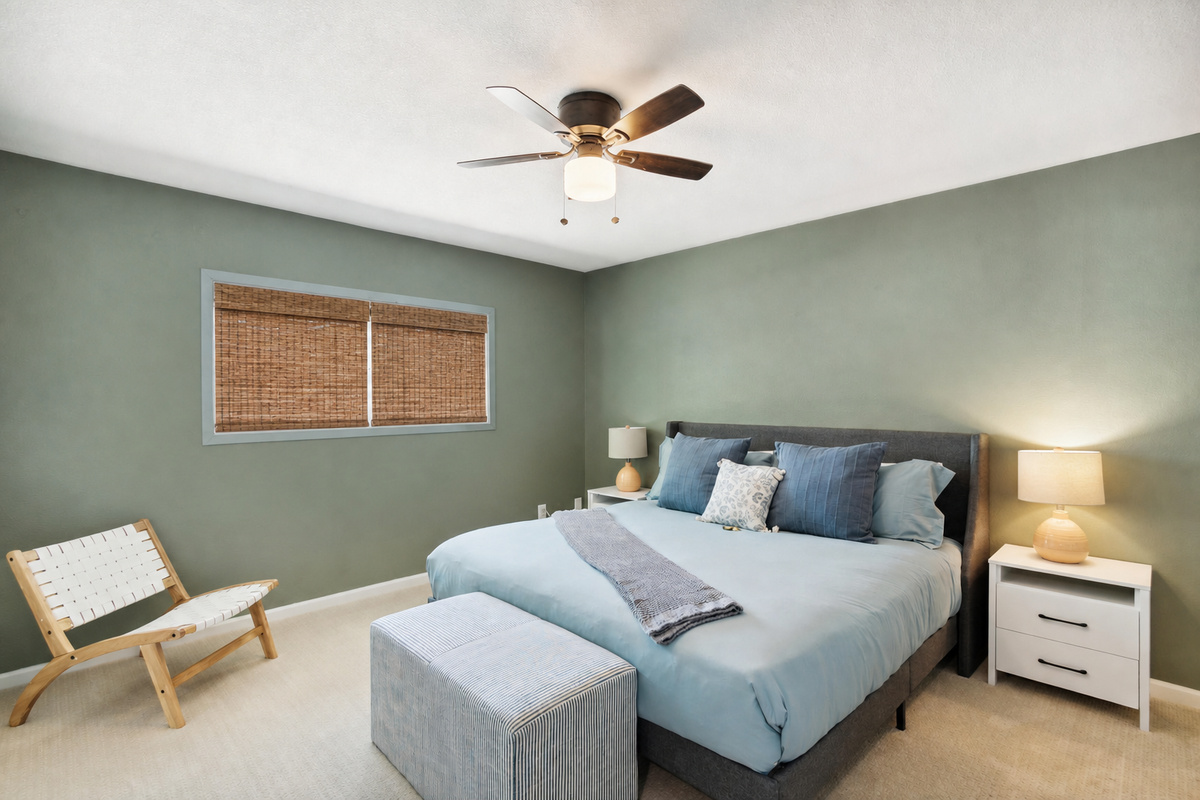 The primary bedroom has a comfortable king bed and high-end sheets and boasts an en suite-bathroom.