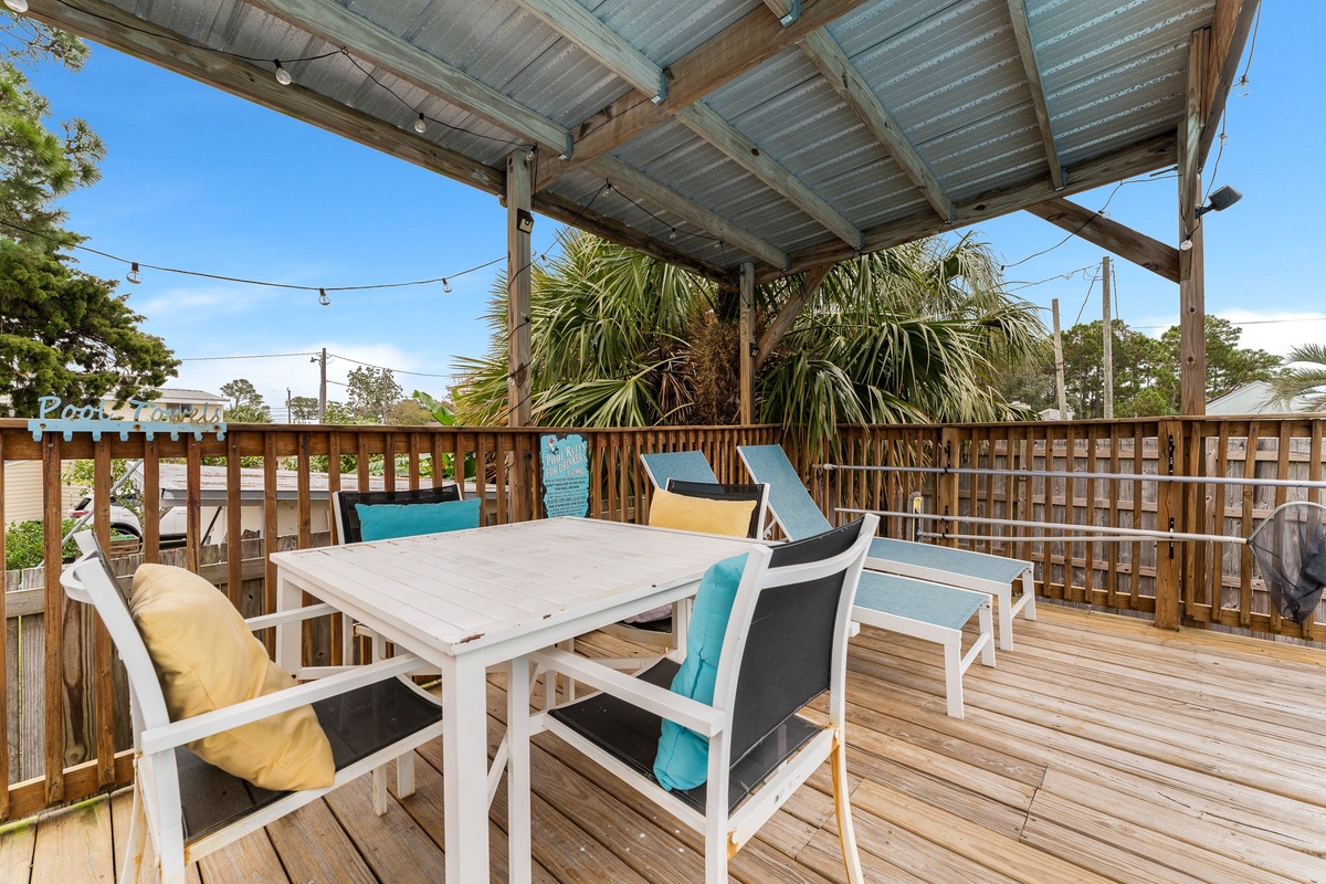 Dining set, gas grill, outdoor shower