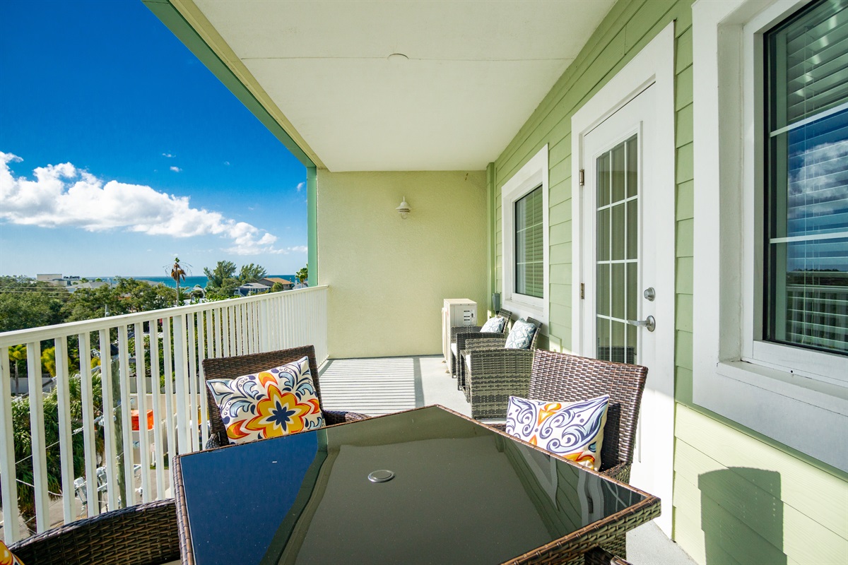 Back balcony - overlooks the intracoastal