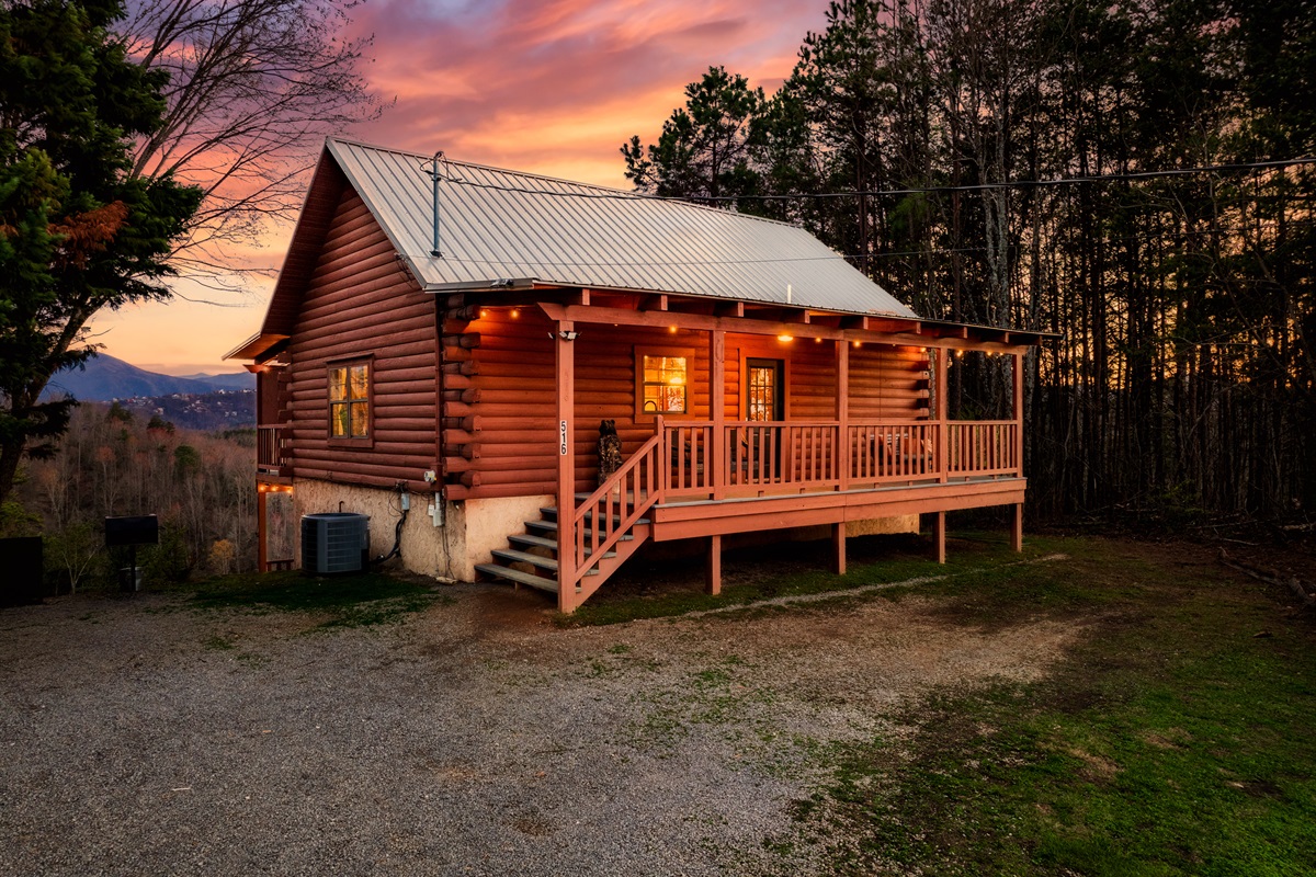 “Beautiful cabin in a great location - right between Pigeon Forge and Gatlinburg. Gorgeous view! Host is very responsive and friendly.” Amber November 2023