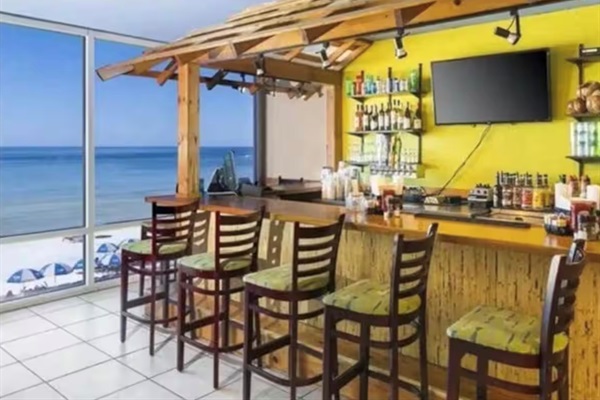 Full Bar