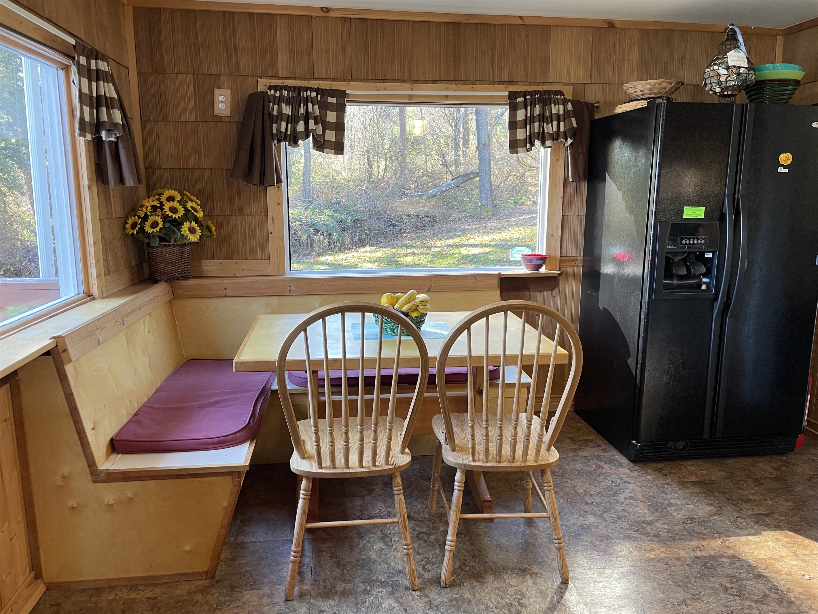 Dining area in kitchen